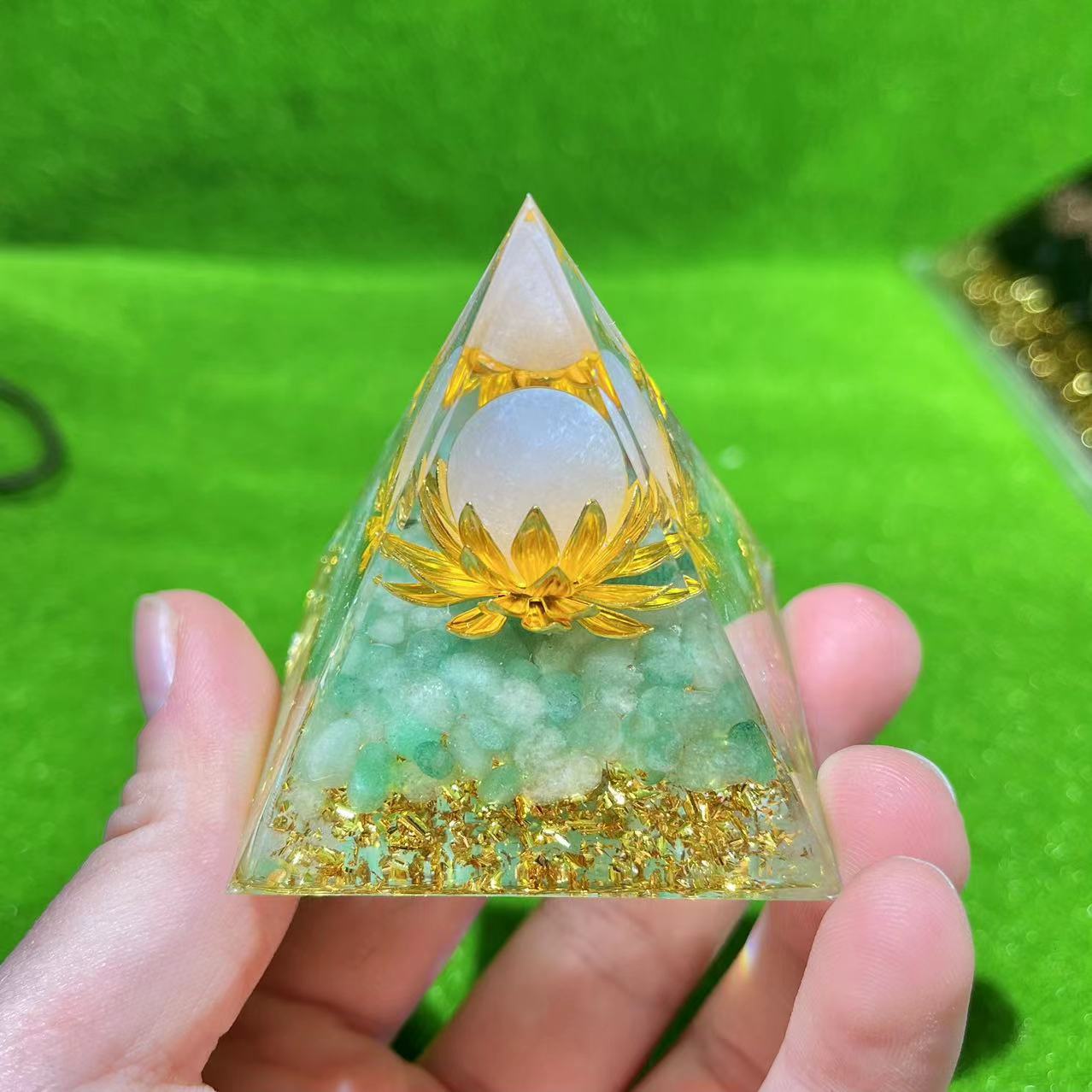 5cm 6cm Wholesale healing crystals resin energy orgone organite pyramid crystal for spiritual